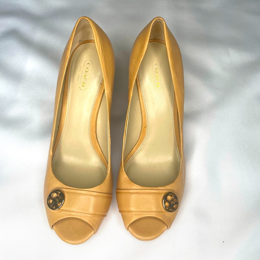 Coach tan heels size 9
